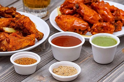Disposable food containers in different styles and sizes..jpg