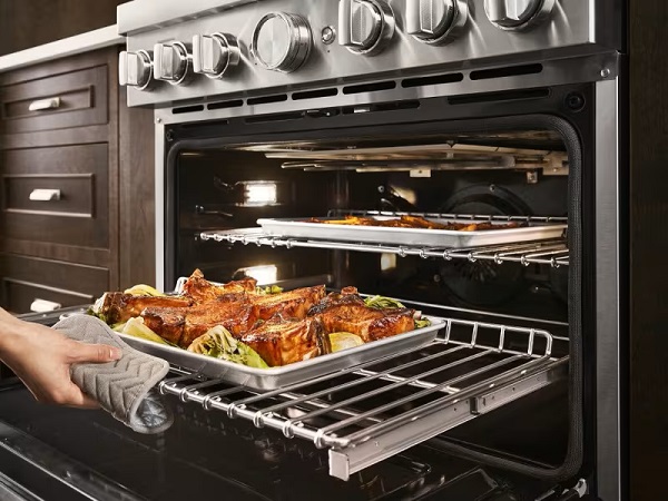 Use a stainless steel tray to cook meat in the oven.