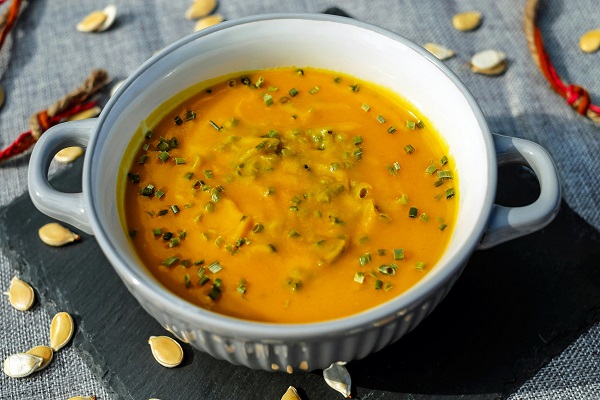 Binaural bowls for pumpkin soup